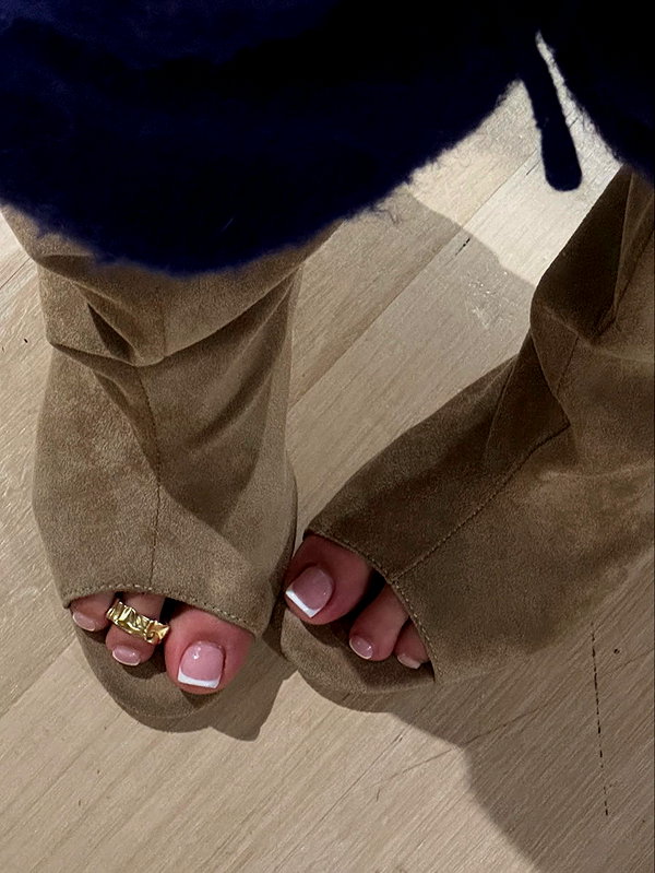 ellachristo instagram image archive image