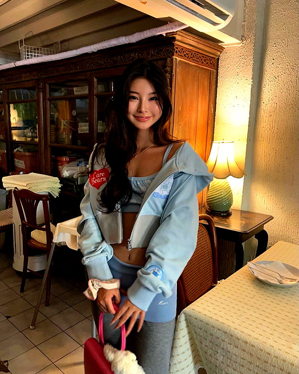 ll.lu1s instagram image archive image