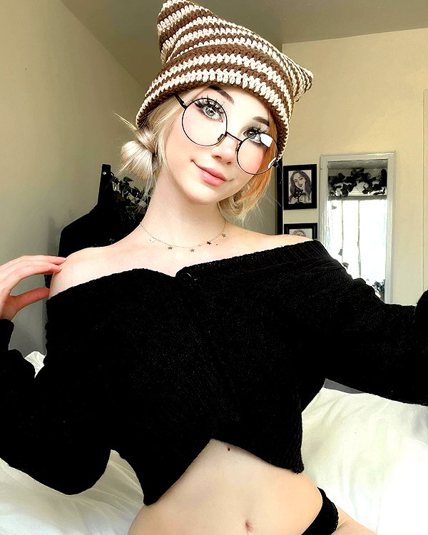 danielle.mercedie instagram image archive image