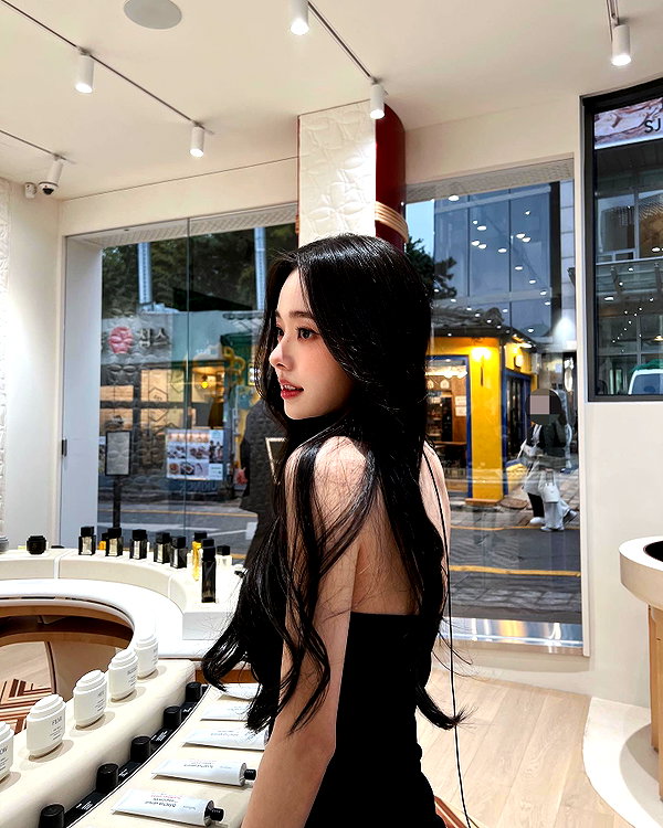 dear.zia instagram image archive image