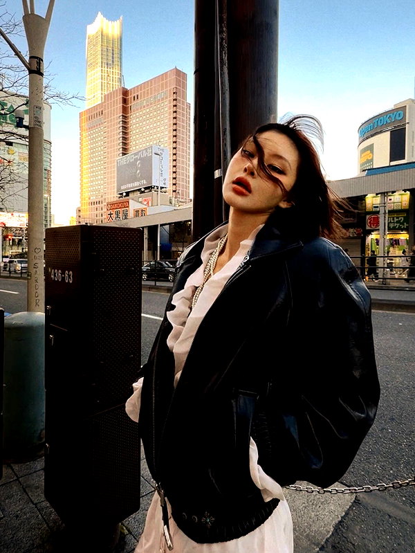 ll.lu1s instagram image archive image
