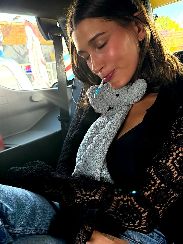 haileybieber instagram image archive image