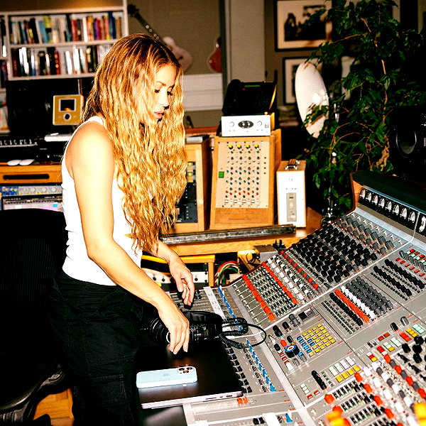 shakira instagram image archive image