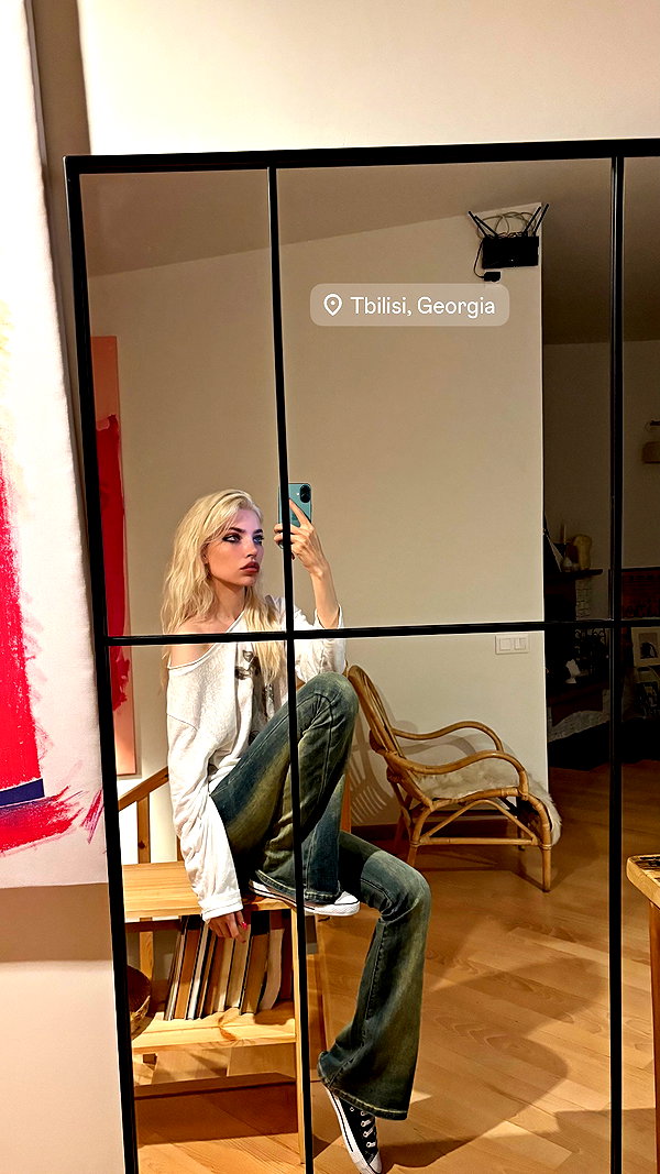 alien.hanna instagram image archive image
