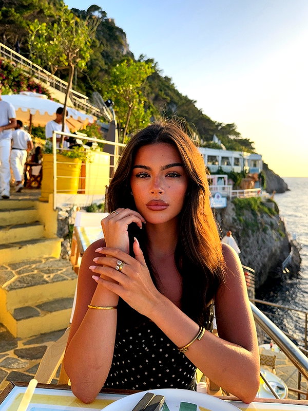 oliviaphillipps instagram image archive image
