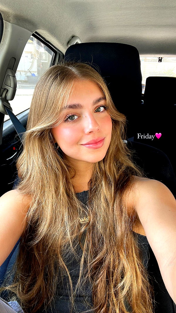 mishel_d_ instagram image archive image