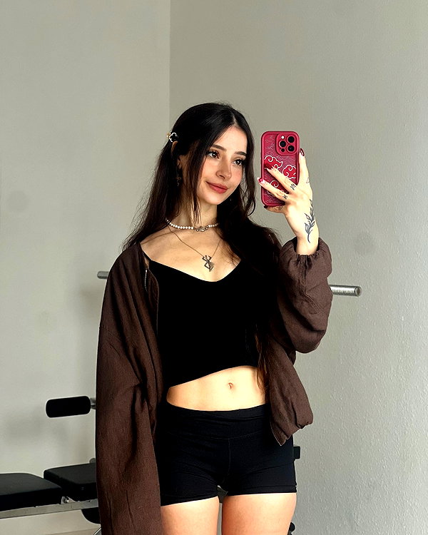 cata.leyah instagram image archive image