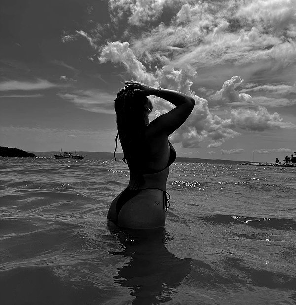 nina.kxs instagram image archive image
