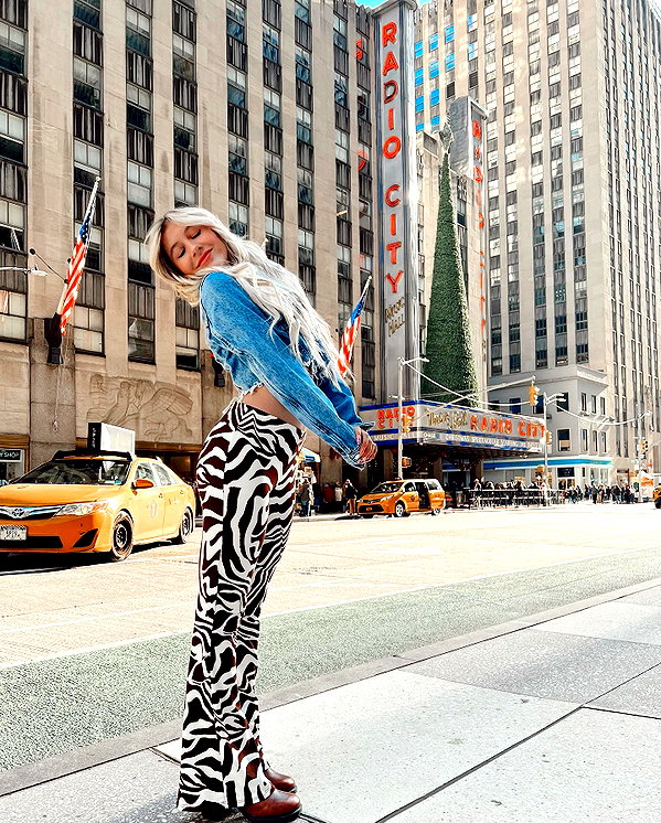 ellianawalmsley instagram image archive image