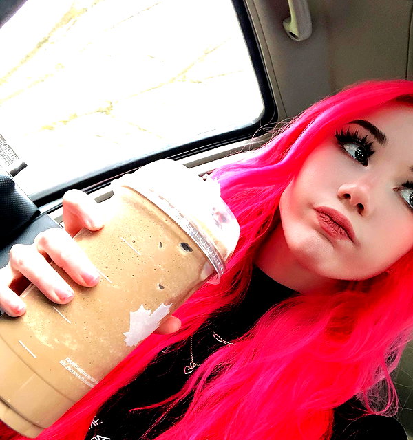 danielle.mercedie instagram image archive image