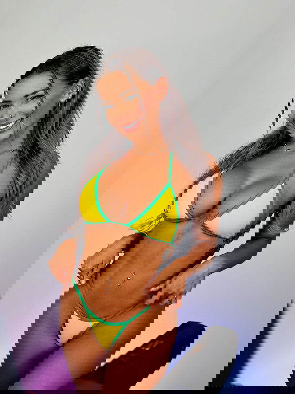 itshayleydavies itshayleydavies archive image