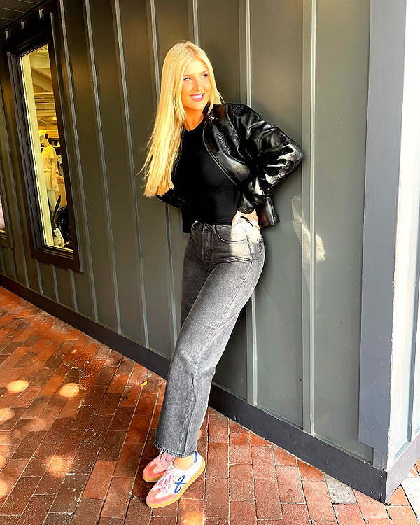allie_dunn instagram image archive image