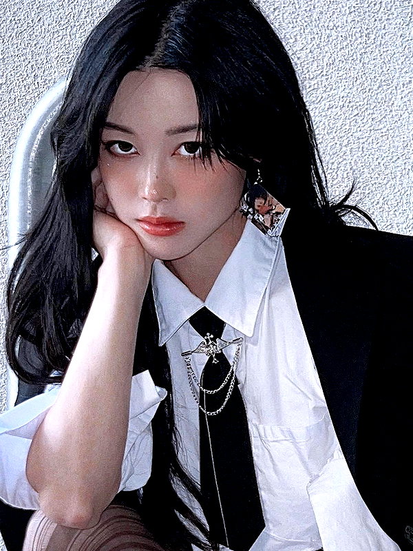 emily.ghoul instagram image archive image