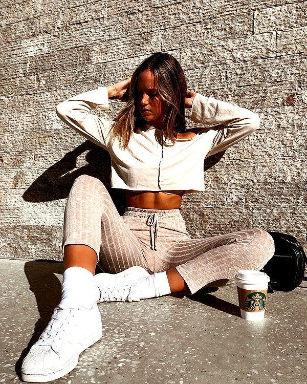 olivia.mathers instagram image archive image