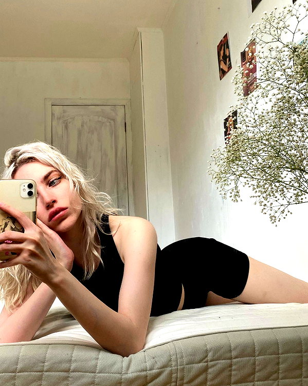 alien.hanna instagram image archive image