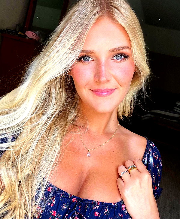 allie_dunn instagram image archive image