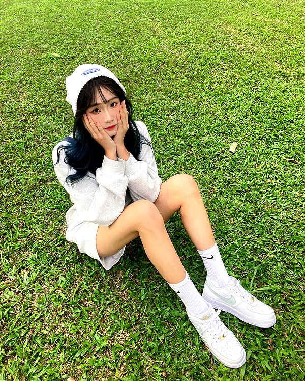 lai_931201 instagram image archive image