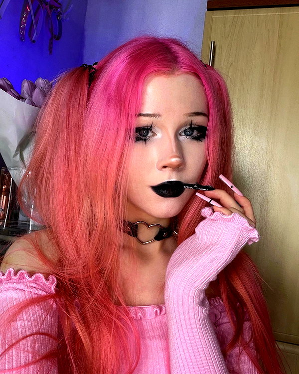 tiny.eviluv instagram image archive image