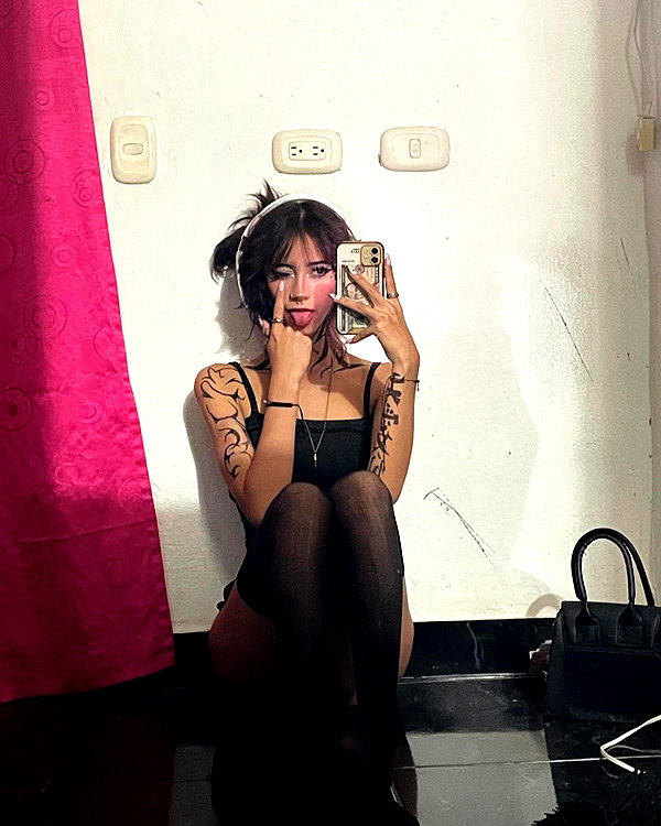 shevaal_x instagram image archive image