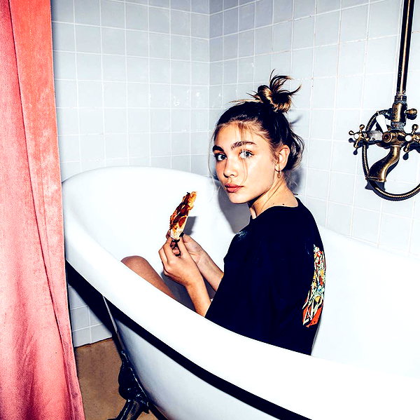 maya.keyy instagram image archive image