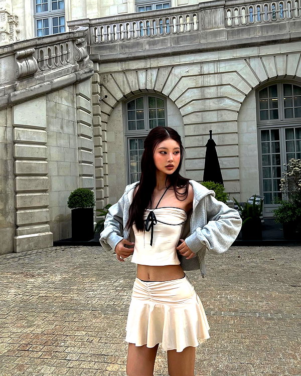 ll.lu1s instagram image archive image