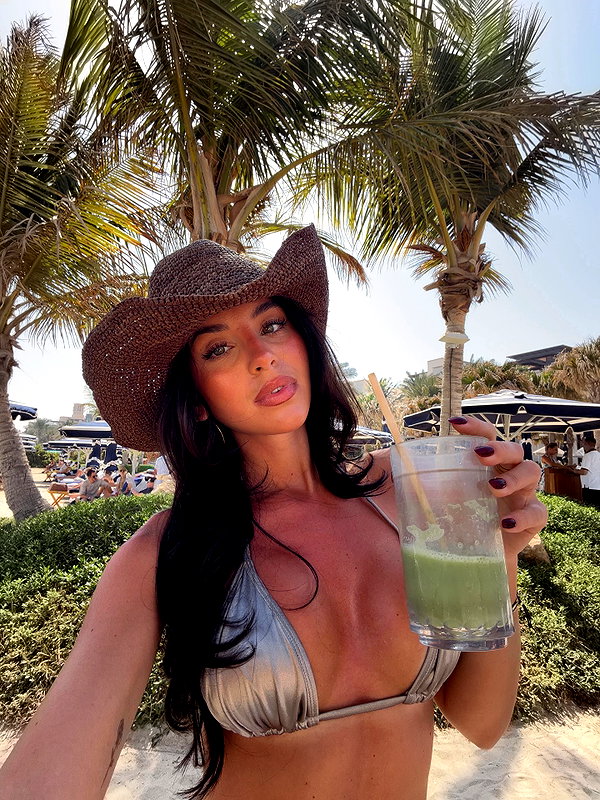 zoeliss instagram image archive image