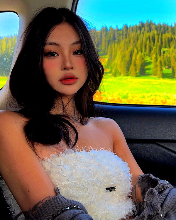 ll.lu1s instagram image archive image