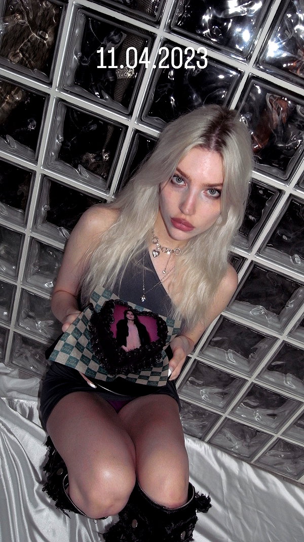 alien.hanna instagram image archive image