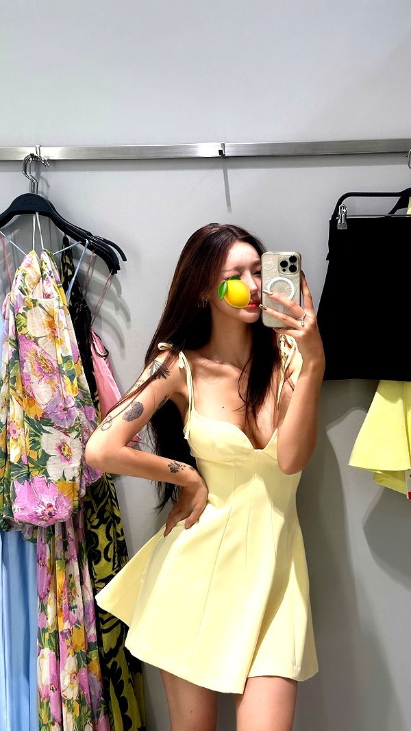Archived image from @heroineseen on Instagram