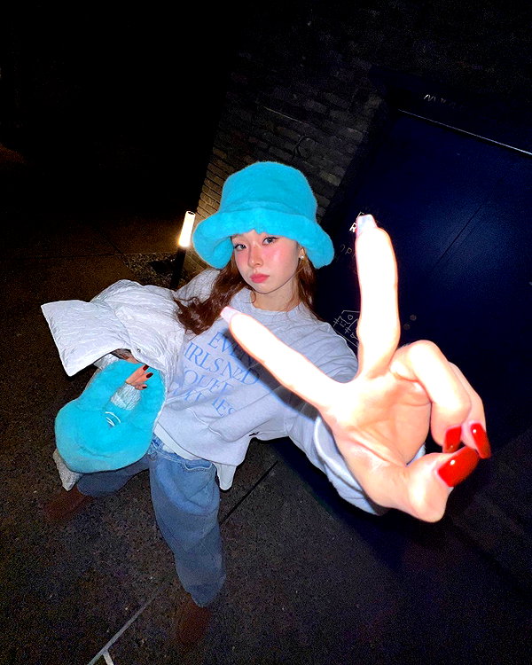 dear.zia instagram image archive image