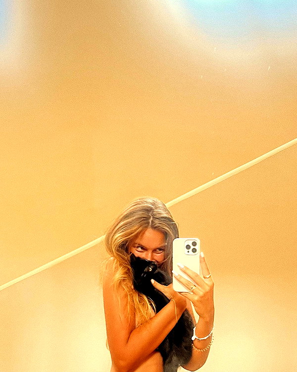 pia__kim instagram image archive image