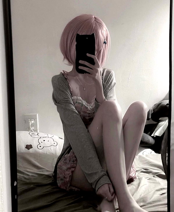 milkyzz_00 instagram image archive image