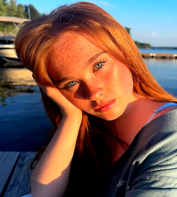 baddiesessence instagram image archive image