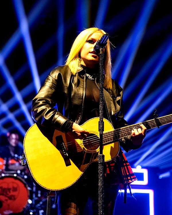 avrillavigne instagram image archive image