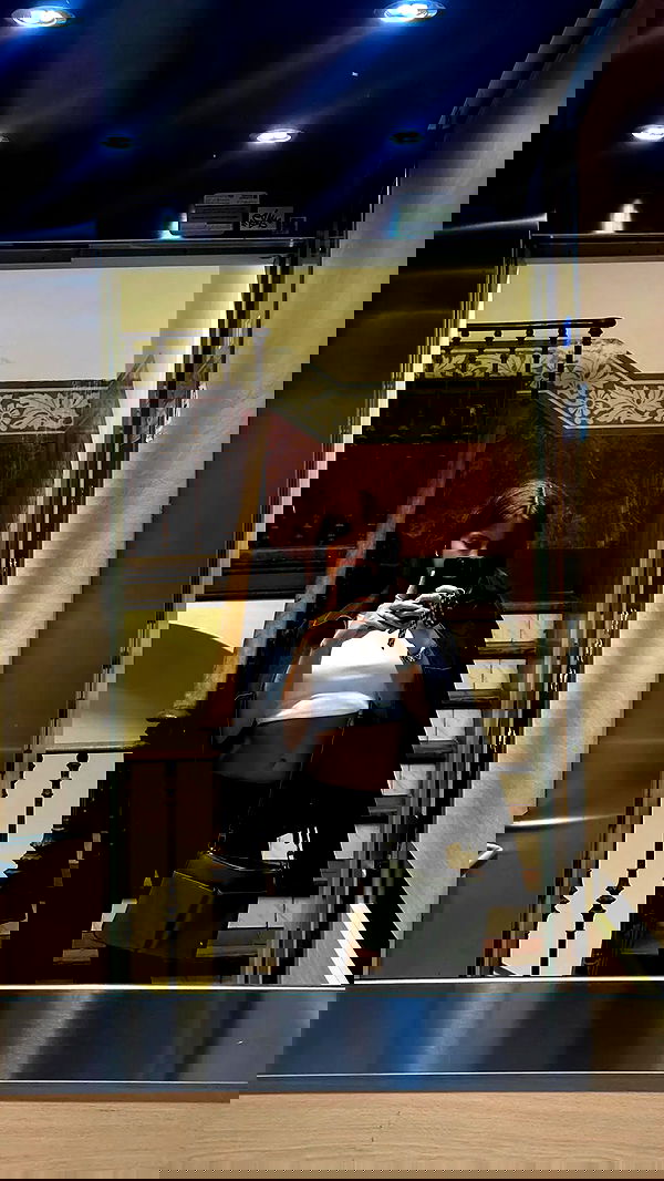 rebeccaschez rebeccaschez archive image