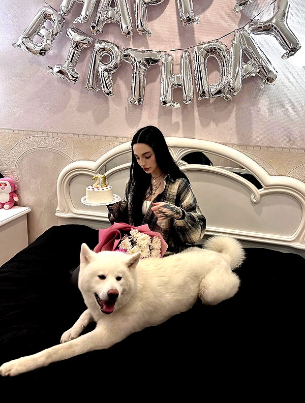 kriskaik instagram image archive image