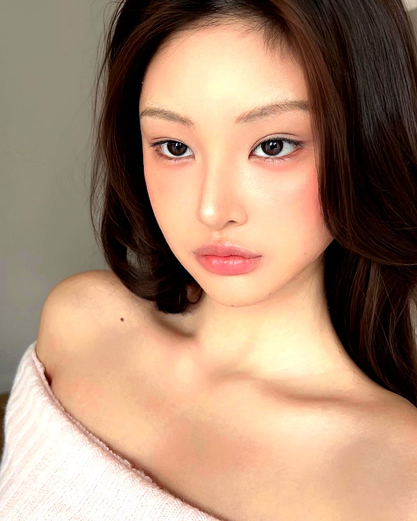 ll.lu1s instagram image archive image