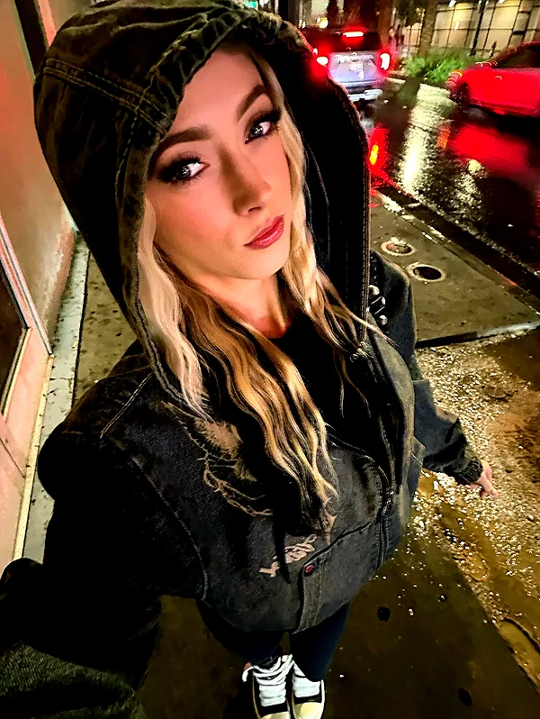 chica.niebla instagram image archive image
