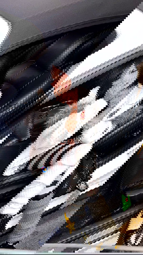 zommmbri zommmbri archive image