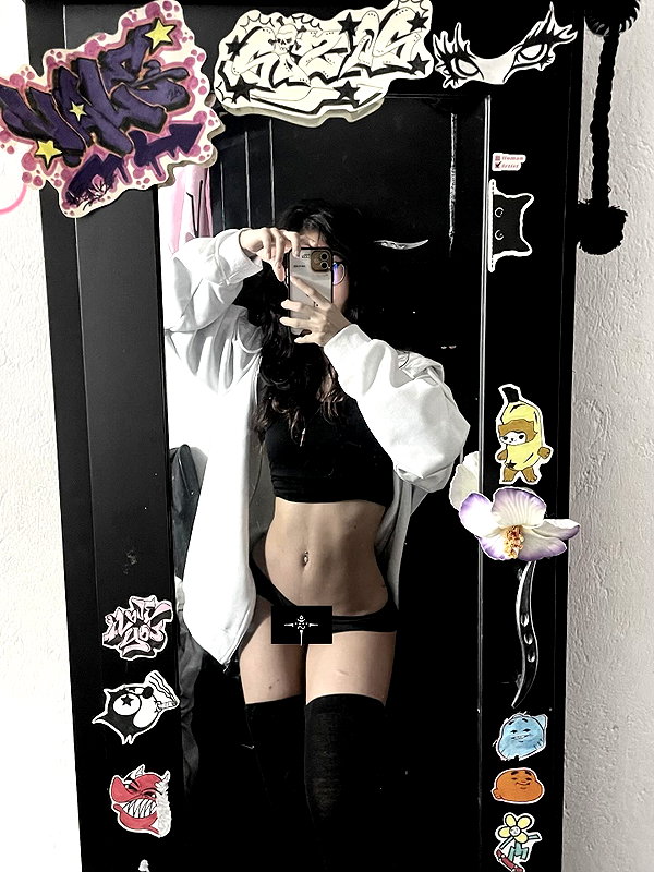 shevaal_x instagram image archive image