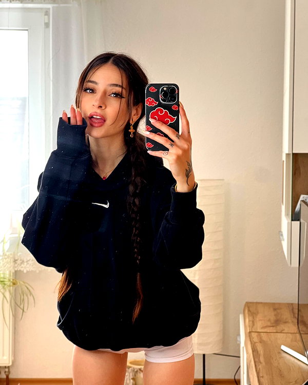 cata.leyah instagram image archive image