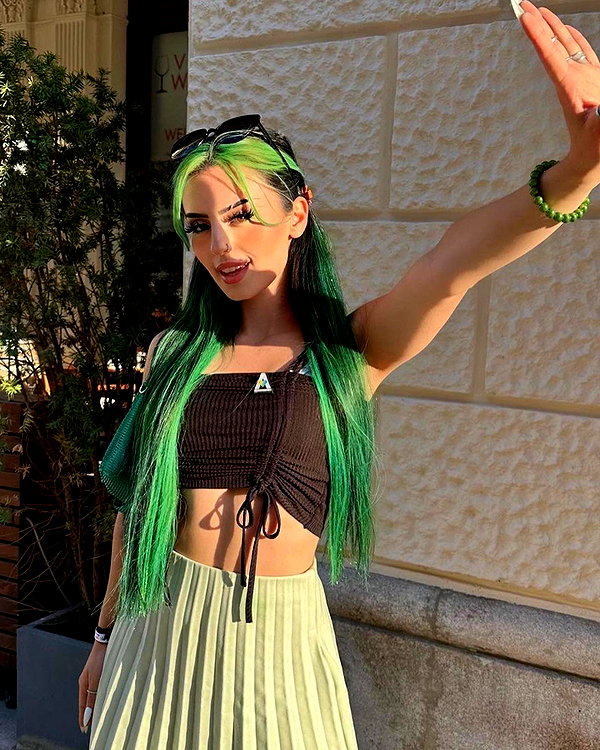 baddiesessence instagram image archive image