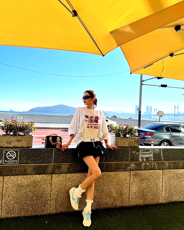 dear.zia instagram image archive image