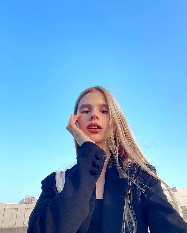 alisen.mari instagram image archive image