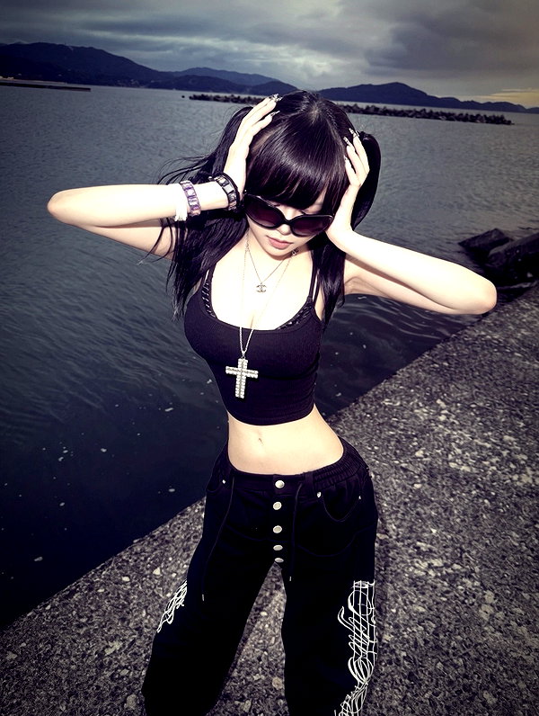 9unxx7 instagram image archive image