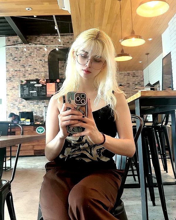 luly1980s instagram image archive image