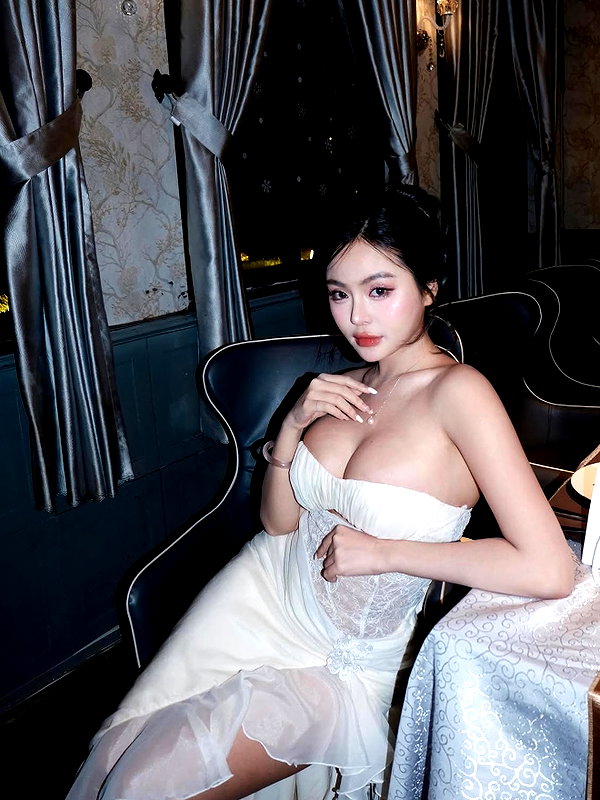 lyhythuedoxinh instagram image archive image