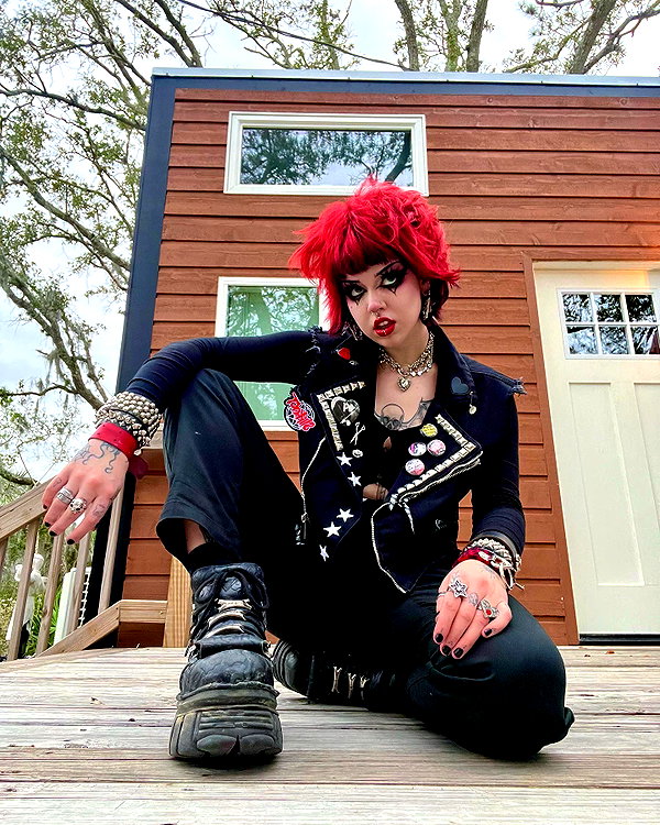 yeahimcaroline instagram image archive image
