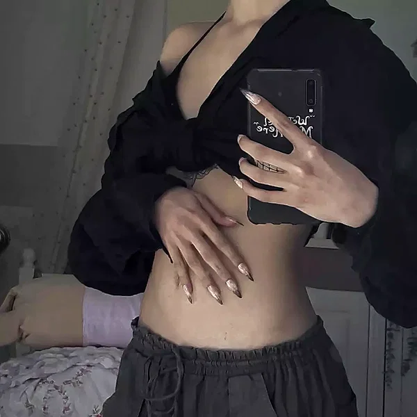 leyla.annemarie instagram image archive image