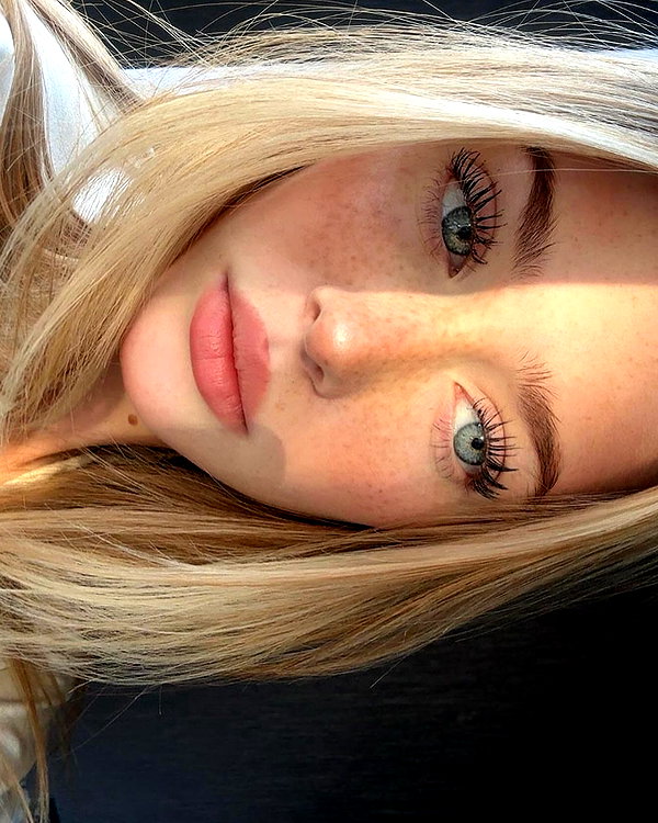 baddiesessence instagram image archive image